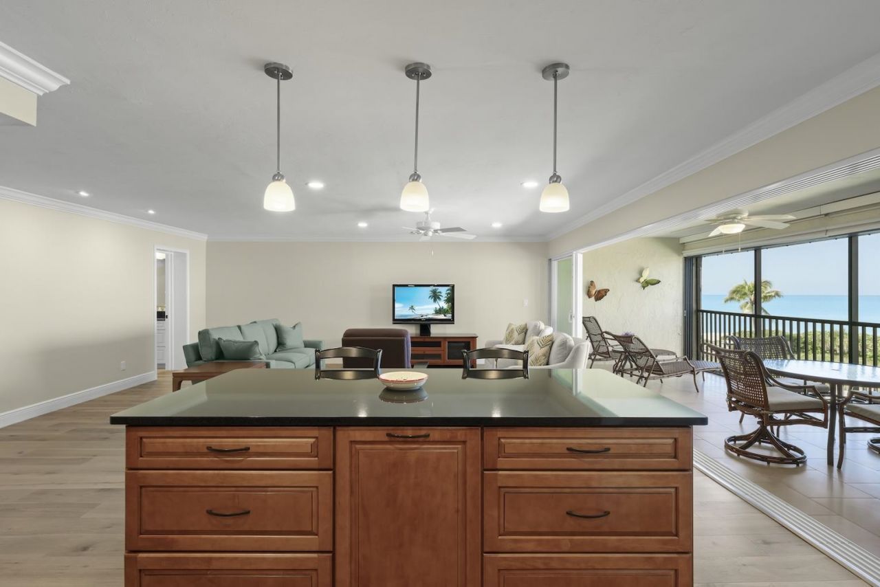 2721 W Gulf Dr, Unit 205, Sanibel, FL 33957 Photo