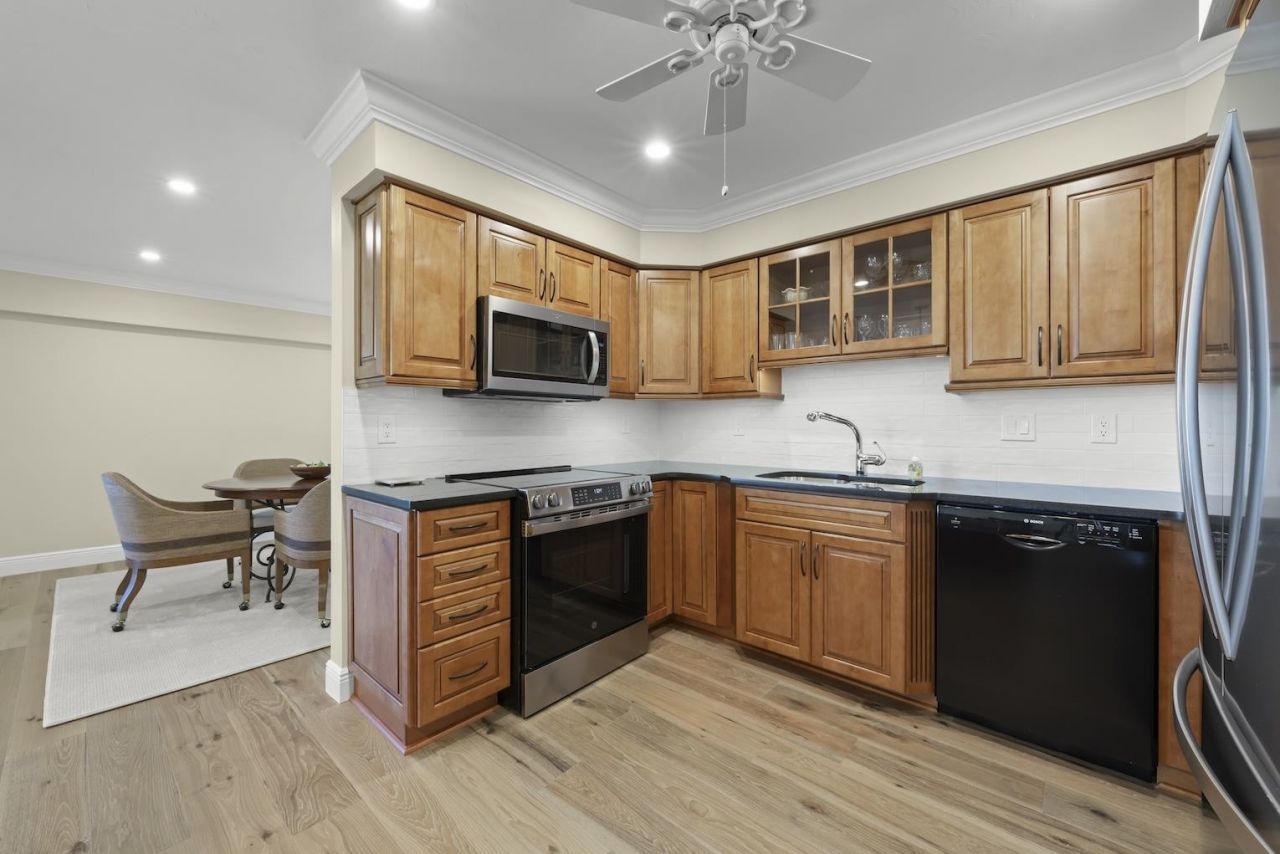2721 W Gulf Dr, Unit 205, Sanibel, FL 33957 Photo