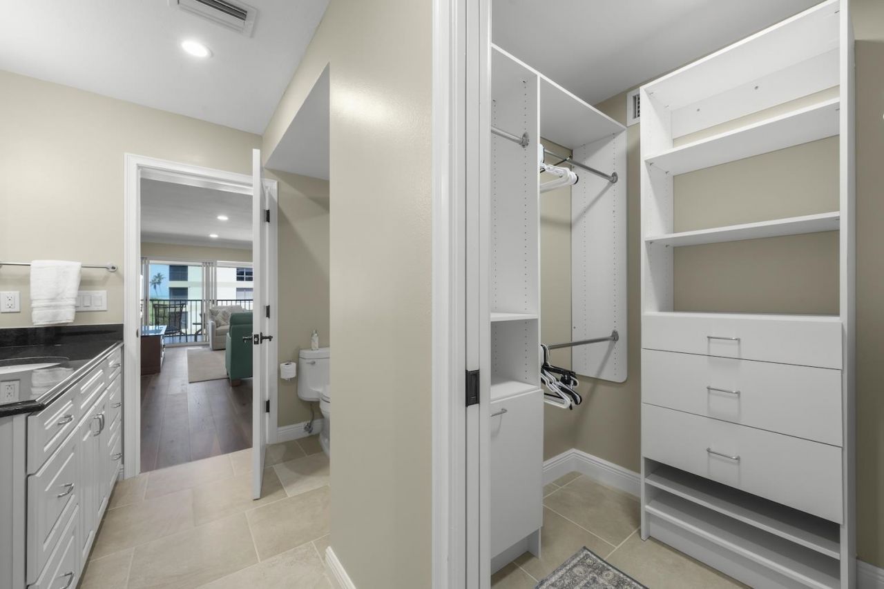 2721 W Gulf Dr, Unit 205, Sanibel, FL 33957 Photo