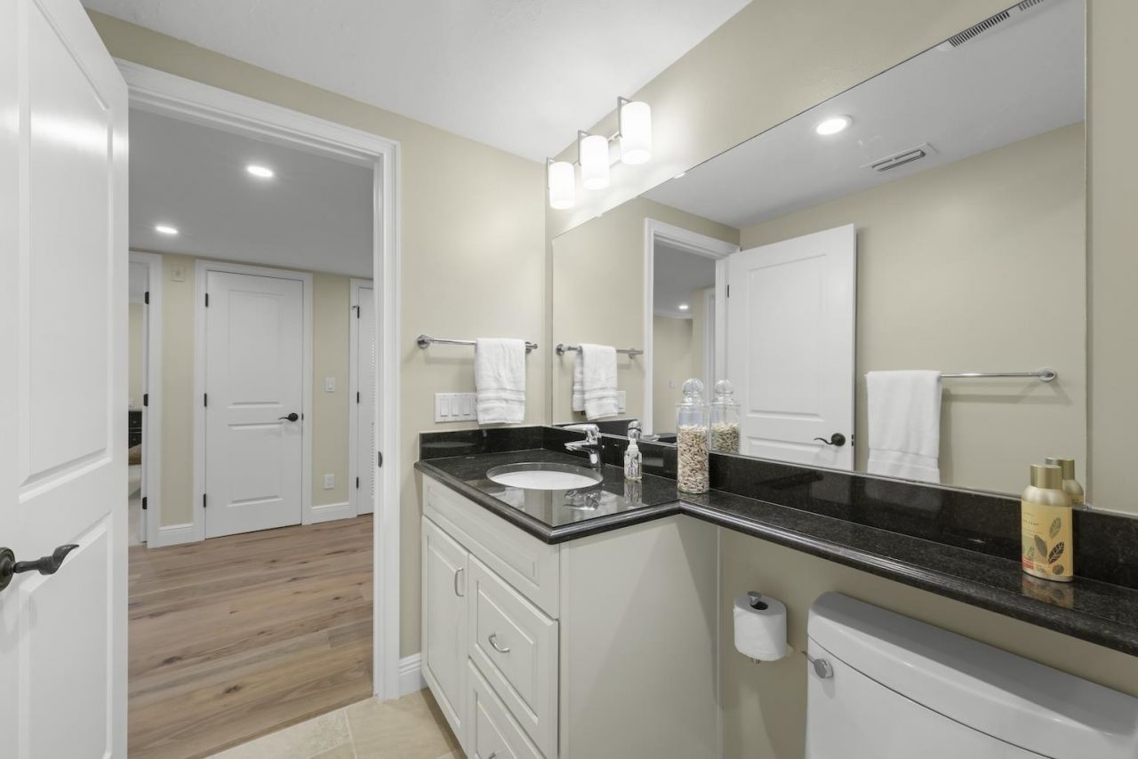 2721 W Gulf Dr, Unit 205, Sanibel, FL 33957 Photo