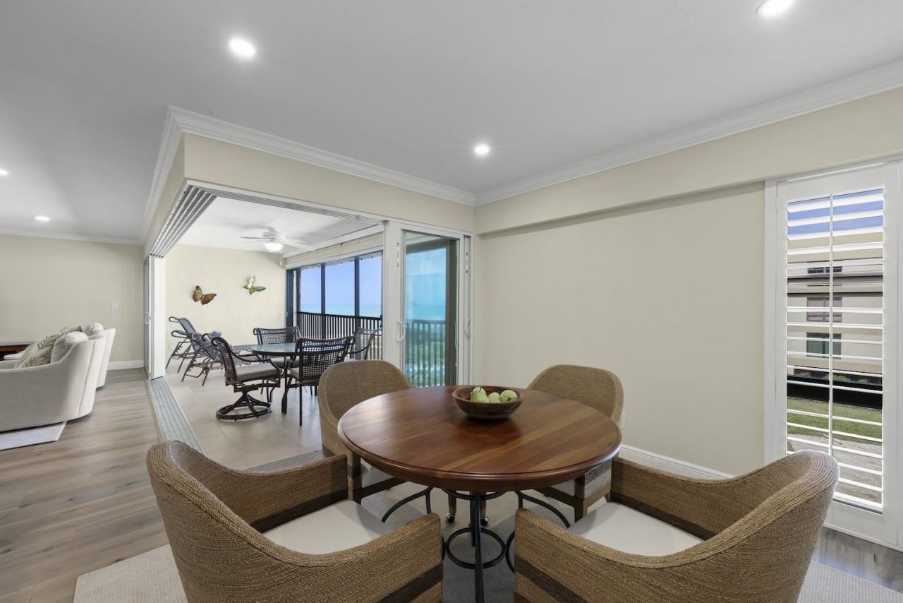2721 W Gulf Dr, Unit 205, Sanibel, FL 33957 Photo
