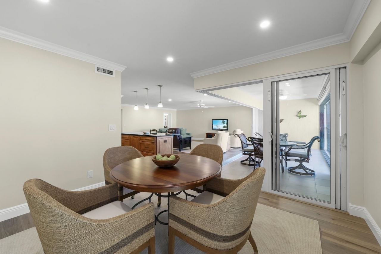 2721 W Gulf Dr, Unit 205, Sanibel, FL 33957 Photo