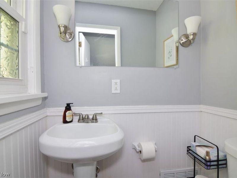 17407 Lomond Boulevard, Shaker Heights, OH 44120 Photo 14