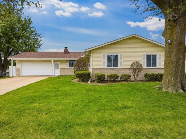 118 31st Street NW, Cedar Rapids, IA 52405