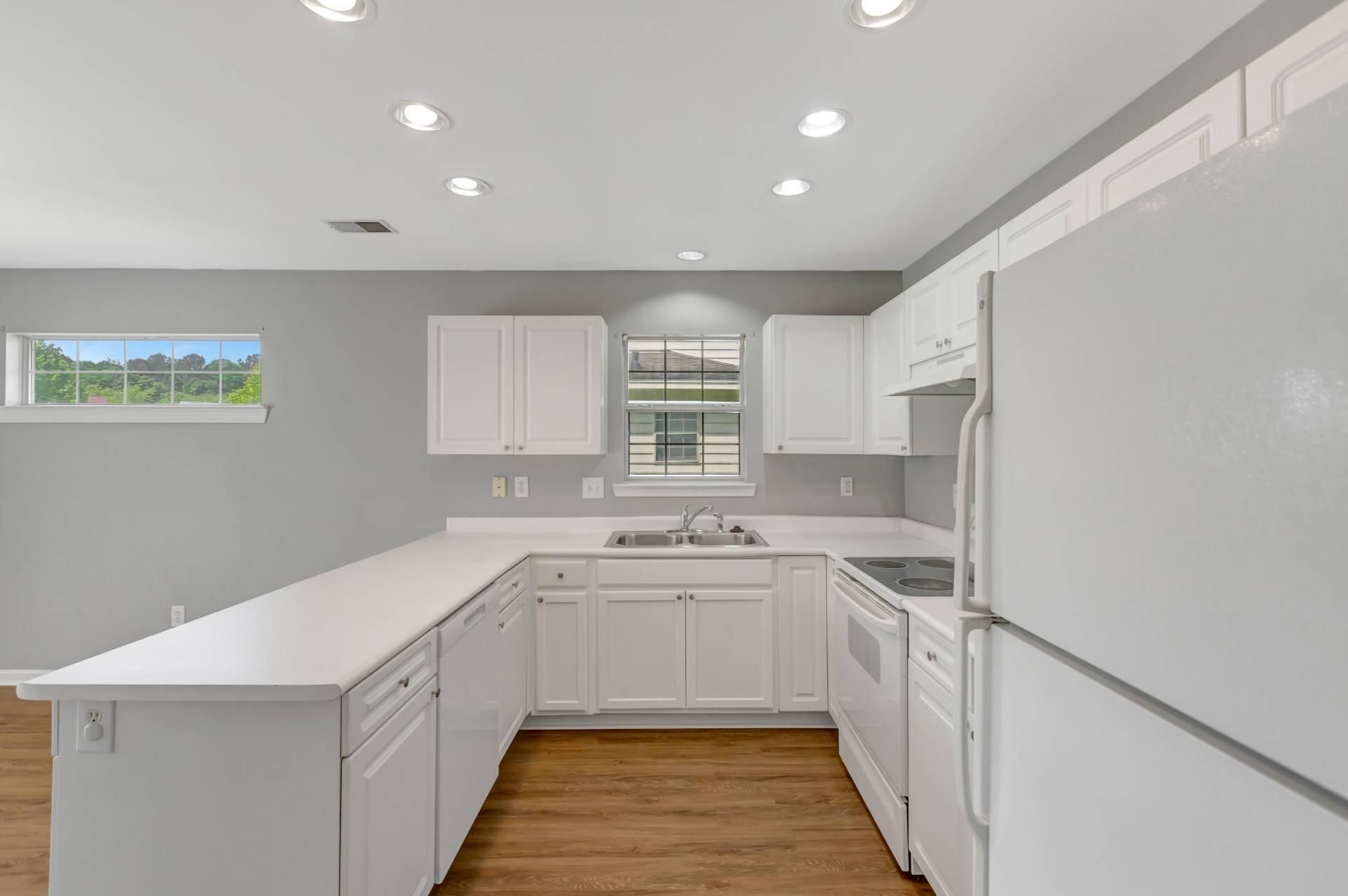 4834 Habersham Lane Photo 8