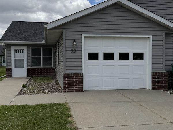 29 Garrison Drive, Unit 52, Evansville, WI 53536