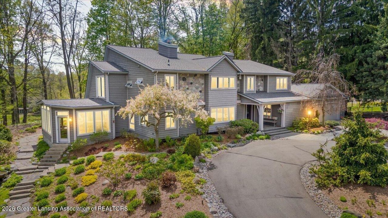 8121 W Eaton Highway, Grand Ledge, MI 48837 Main Photo
