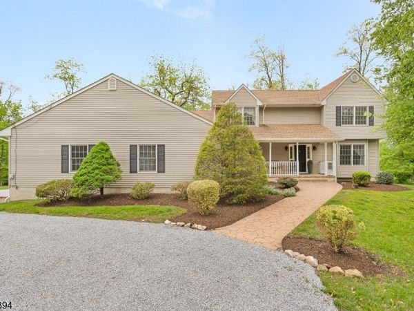 534 Berrywood Ln, Bridgewater, NJ 08807