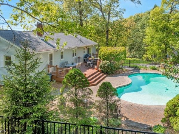 9 Ryerson Ave, Oakland, NJ 07436