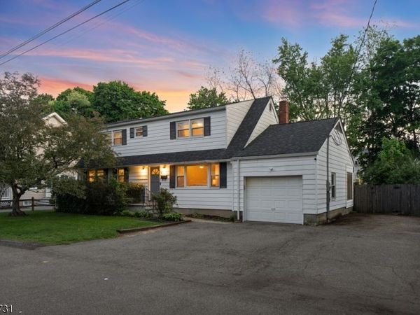 11 W Maple Ave, Roxbury, NJ 07876