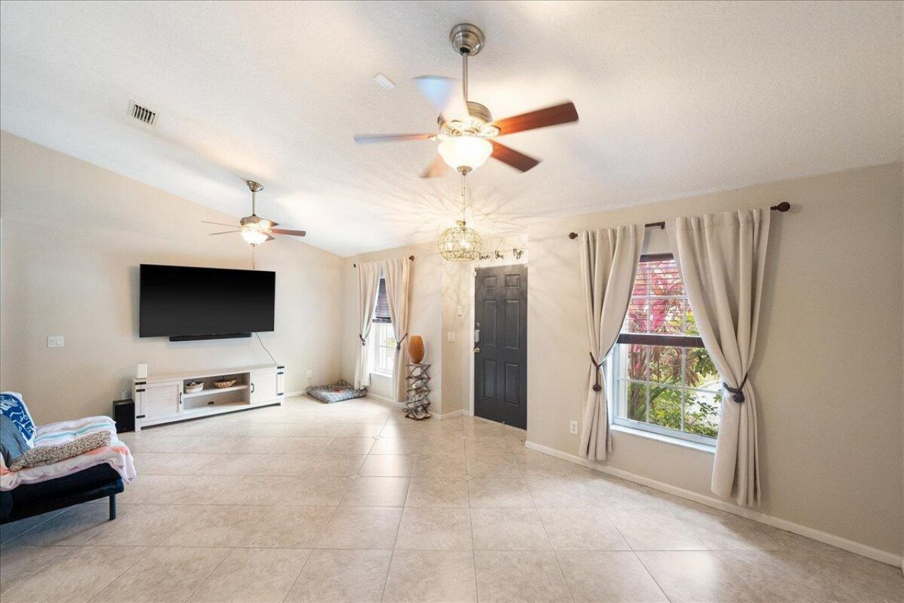 279 SW Glenwood Drive, Port Saint Lucie, FL 34984 Photo
