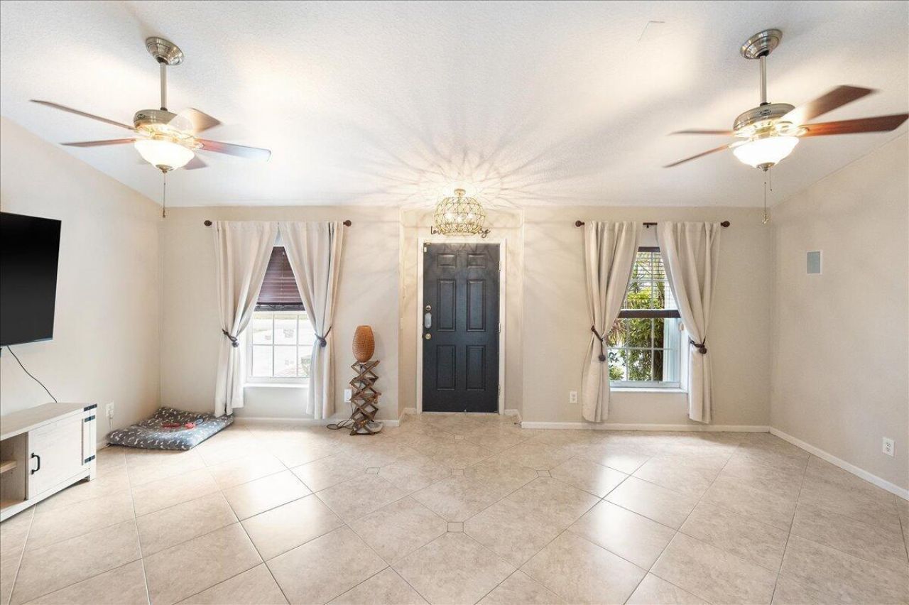279 SW Glenwood Drive, Port Saint Lucie, FL 34984 Photo