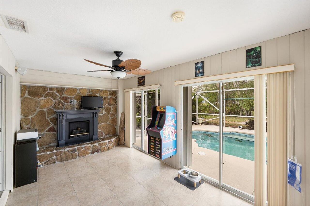 279 SW Glenwood Drive, Port Saint Lucie, FL 34984 Photo