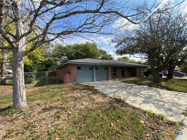 1613 Miranda Avenue , Copperas Cove, TX 76522