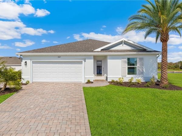 379 RADIANT SUN LN , LEHIGH ACRES, FL 33936