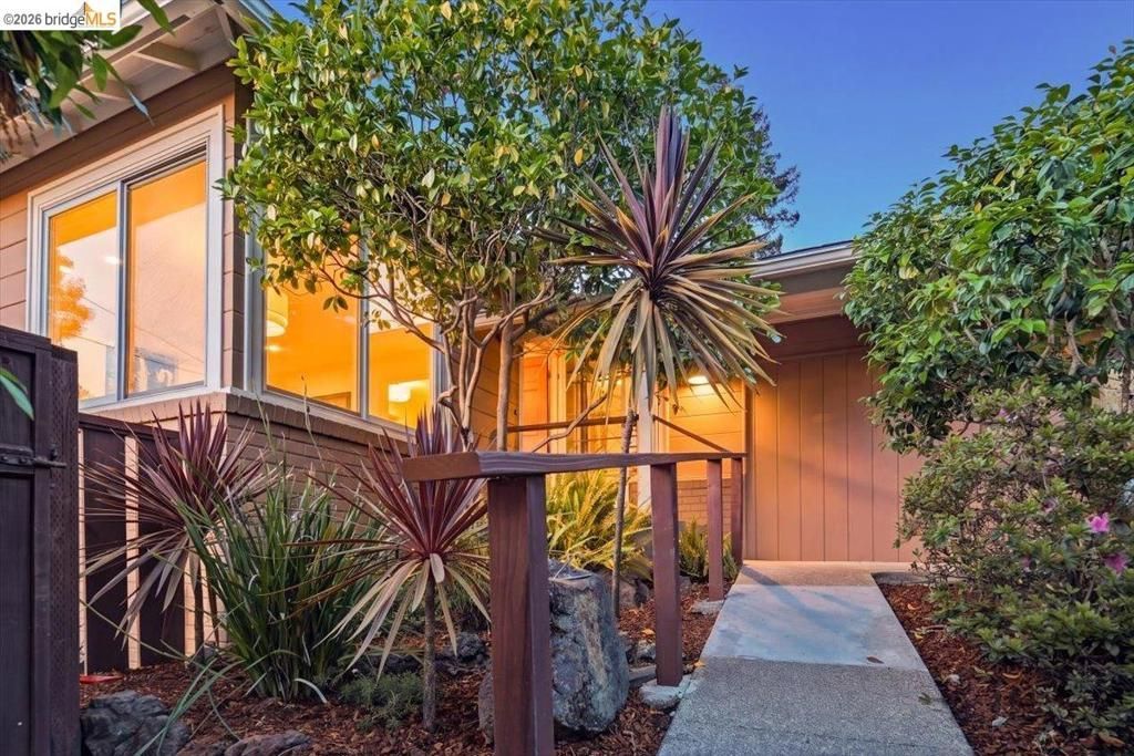 2925 Shasta Rd, Berkeley, CA 94708 Main Photo