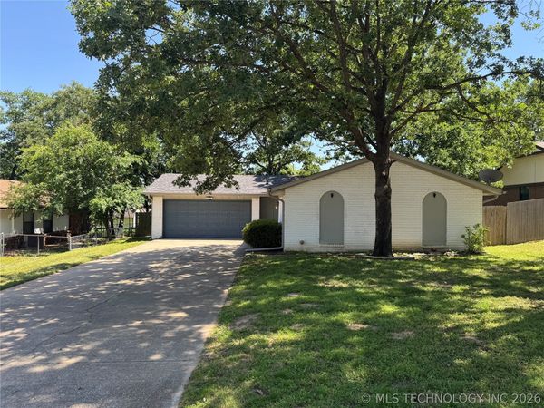1636 E Jones Avenue , Sapulpa, OK 74066