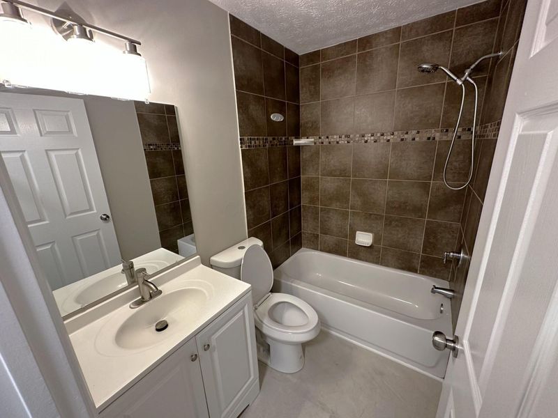 3837 Chickory Avenue, Columbus, OH 43230 Photo 11