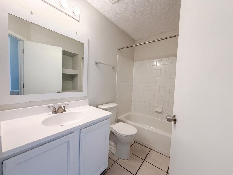 7296 Candlestone Drive , Reynoldsburg, OH 43068 Photo 6
