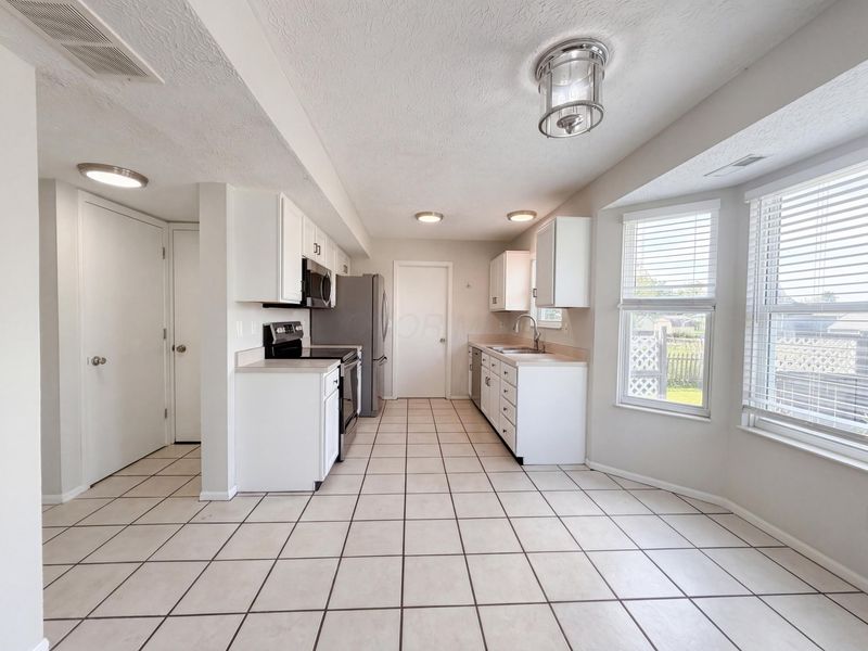 7296 Candlestone Drive , Reynoldsburg, OH 43068 Photo 9