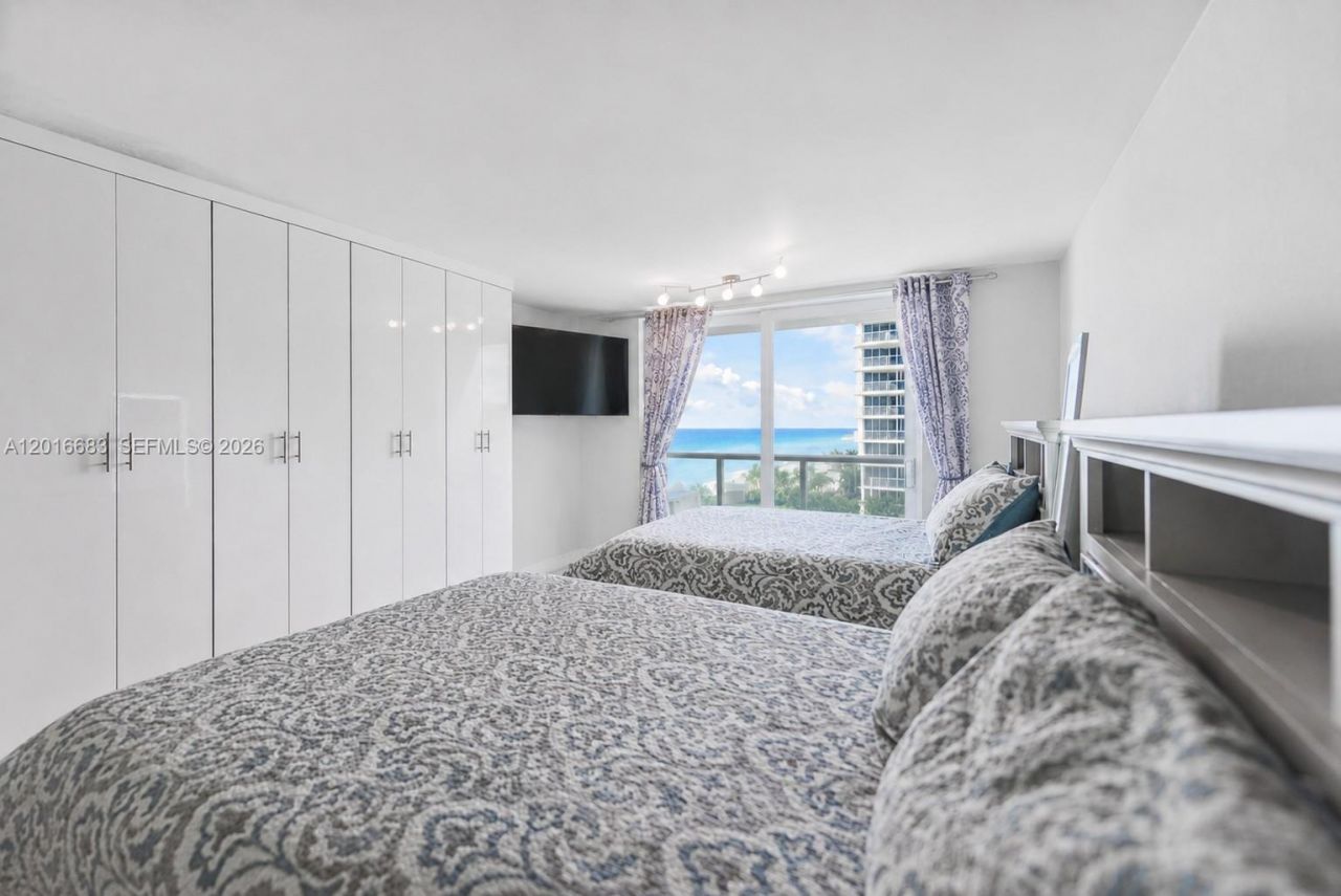 19201 Collins Ave , Unit 609, Sunny Isles Beach, FL 33160 Photo