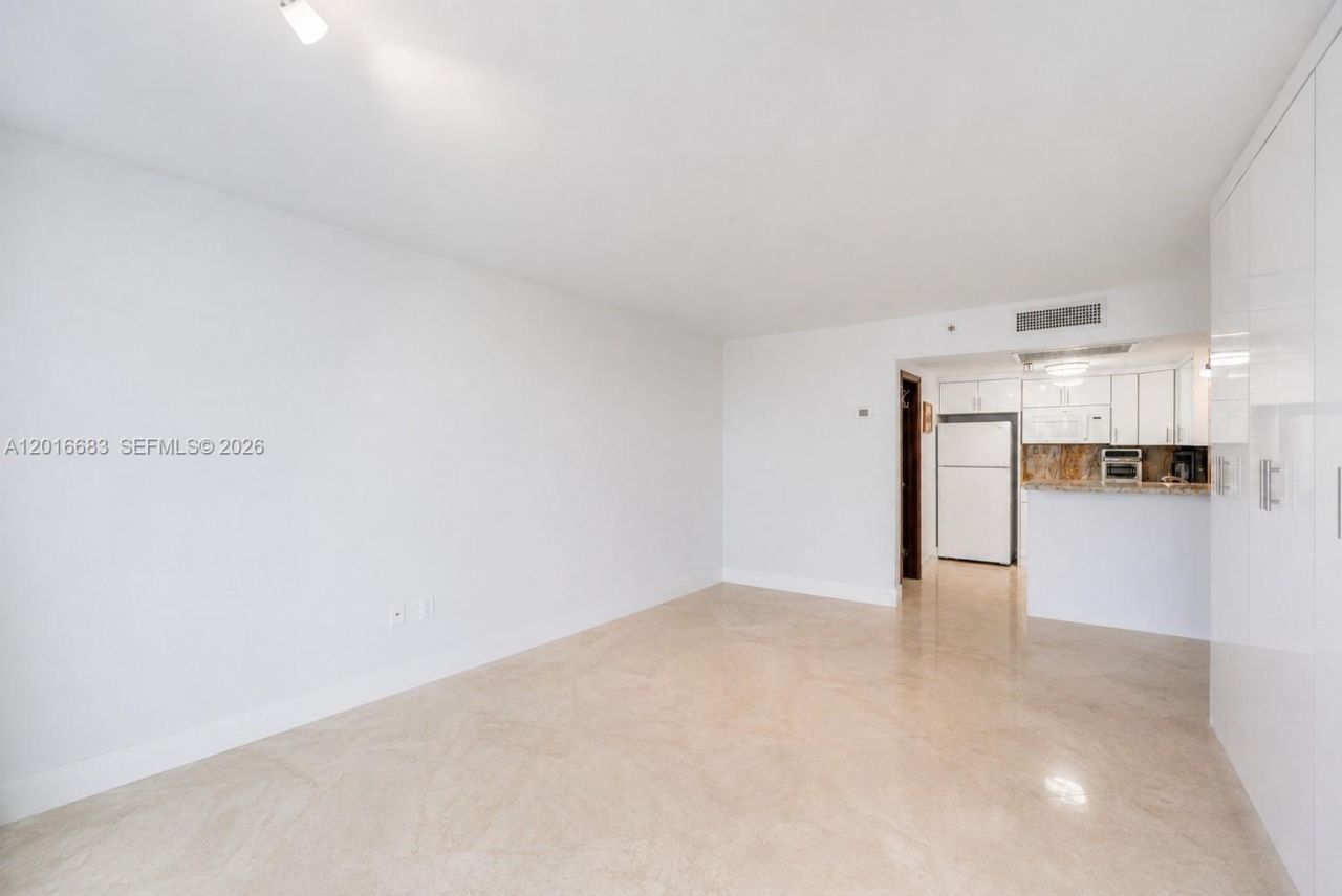 19201 Collins Ave , Unit 609, Sunny Isles Beach, FL 33160 Photo
