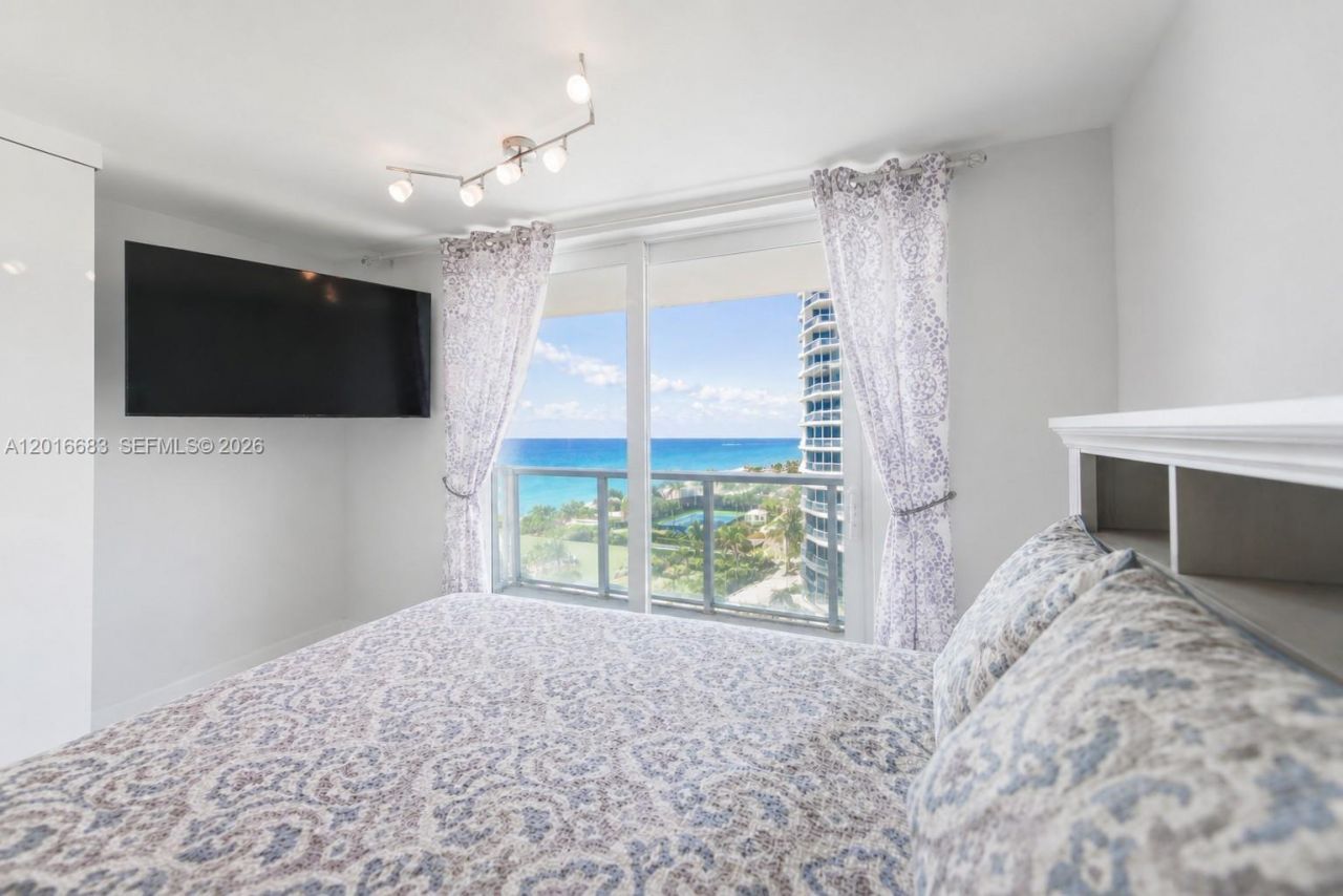 19201 Collins Ave , Unit 609, Sunny Isles Beach, FL 33160 Photo