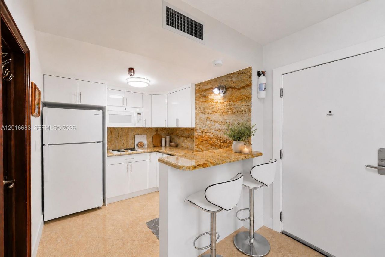 19201 Collins Ave , Unit 609, Sunny Isles Beach, FL 33160 Photo