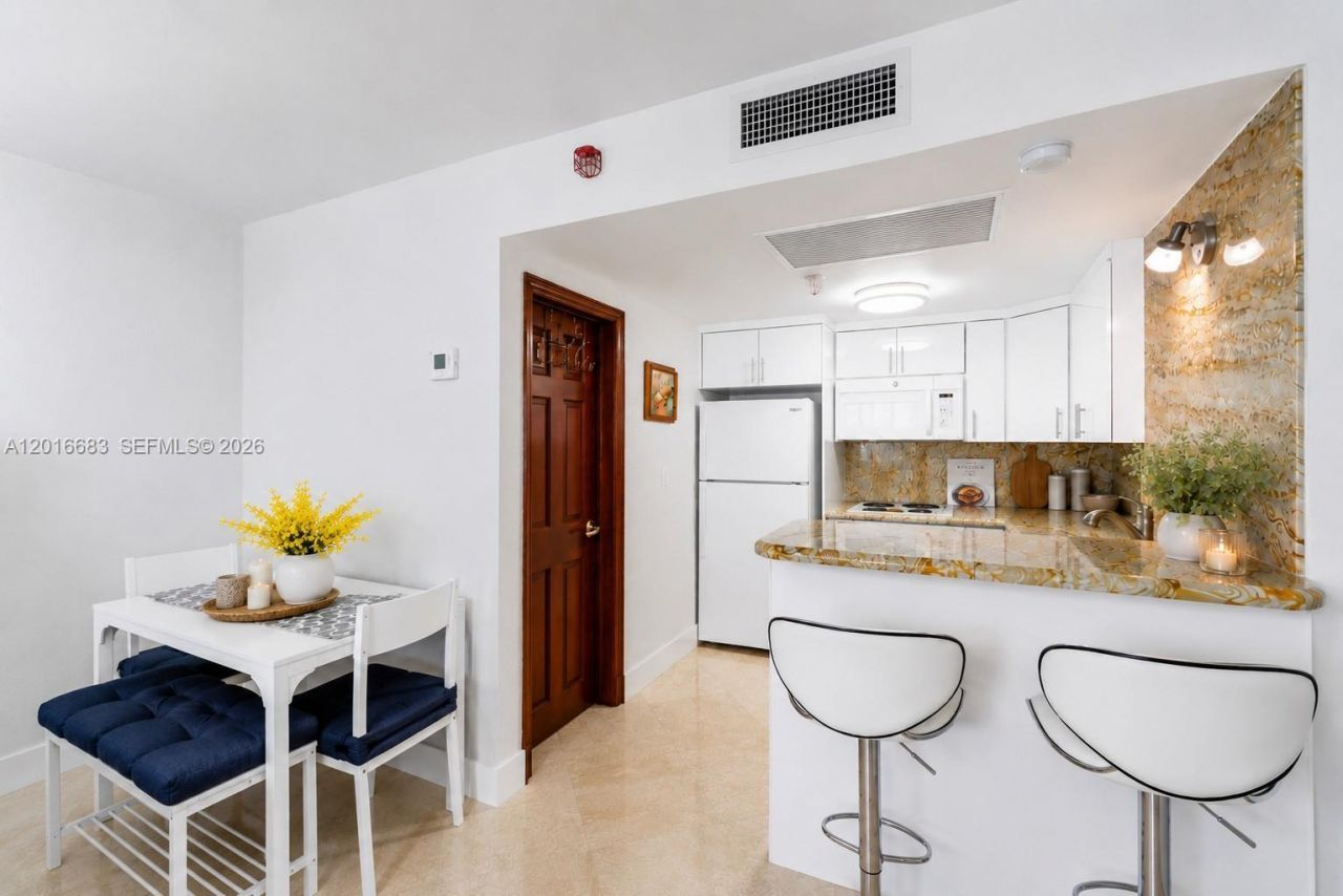 19201 Collins Ave , Unit 609, Sunny Isles Beach, FL 33160 Photo