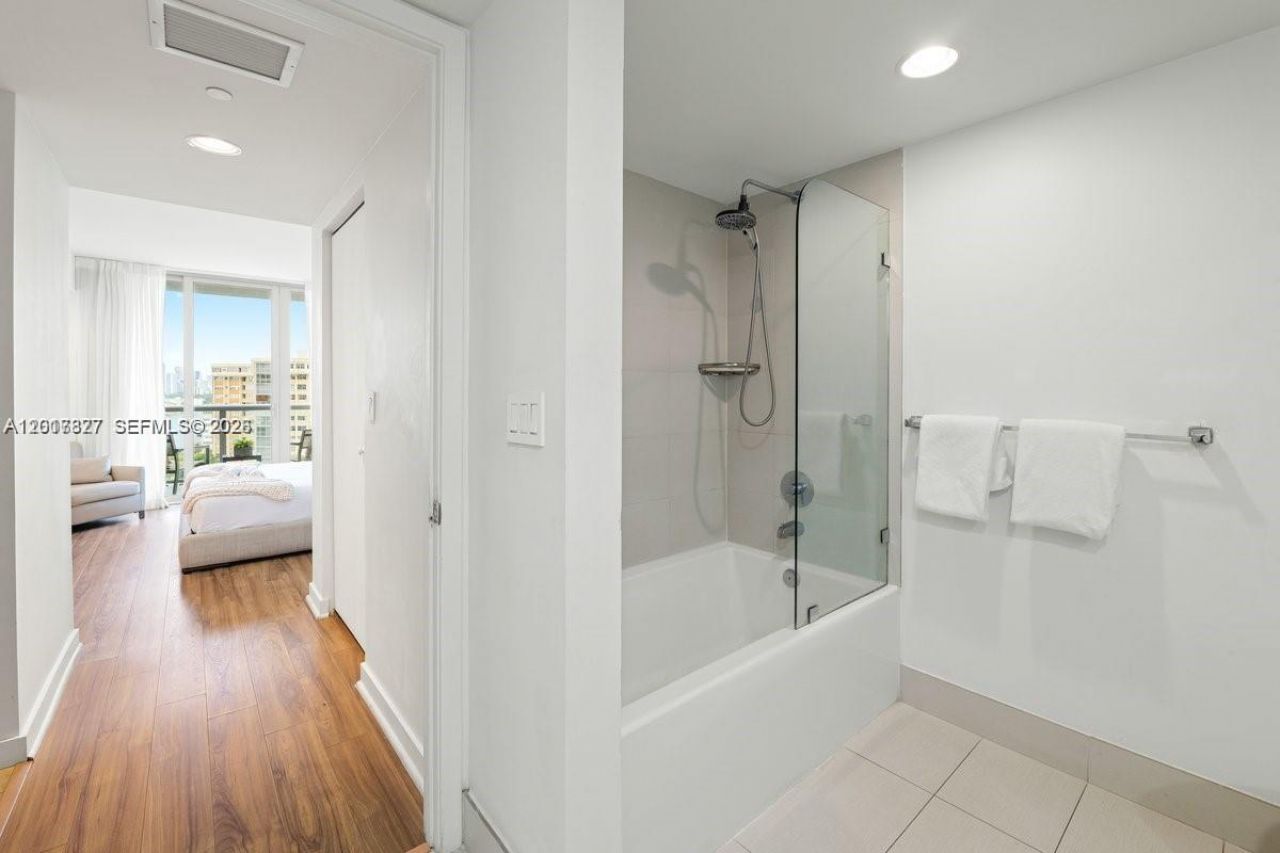 2602 E Hallandale Beach Blvd , Unit R1109, Hallandale Beach, FL 33009 Photo
