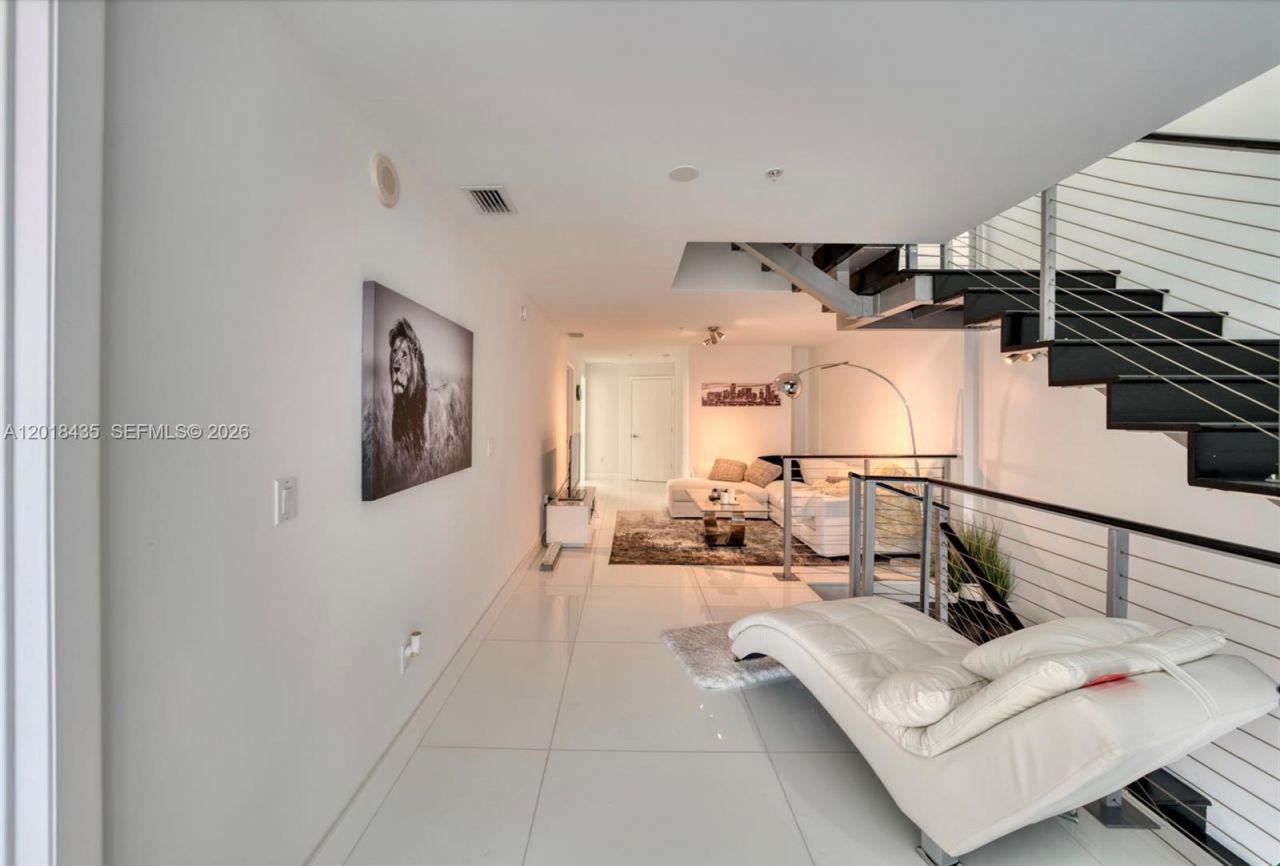 92 SW 3rd St , Unit 5203, Miami, FL 33130 Photo