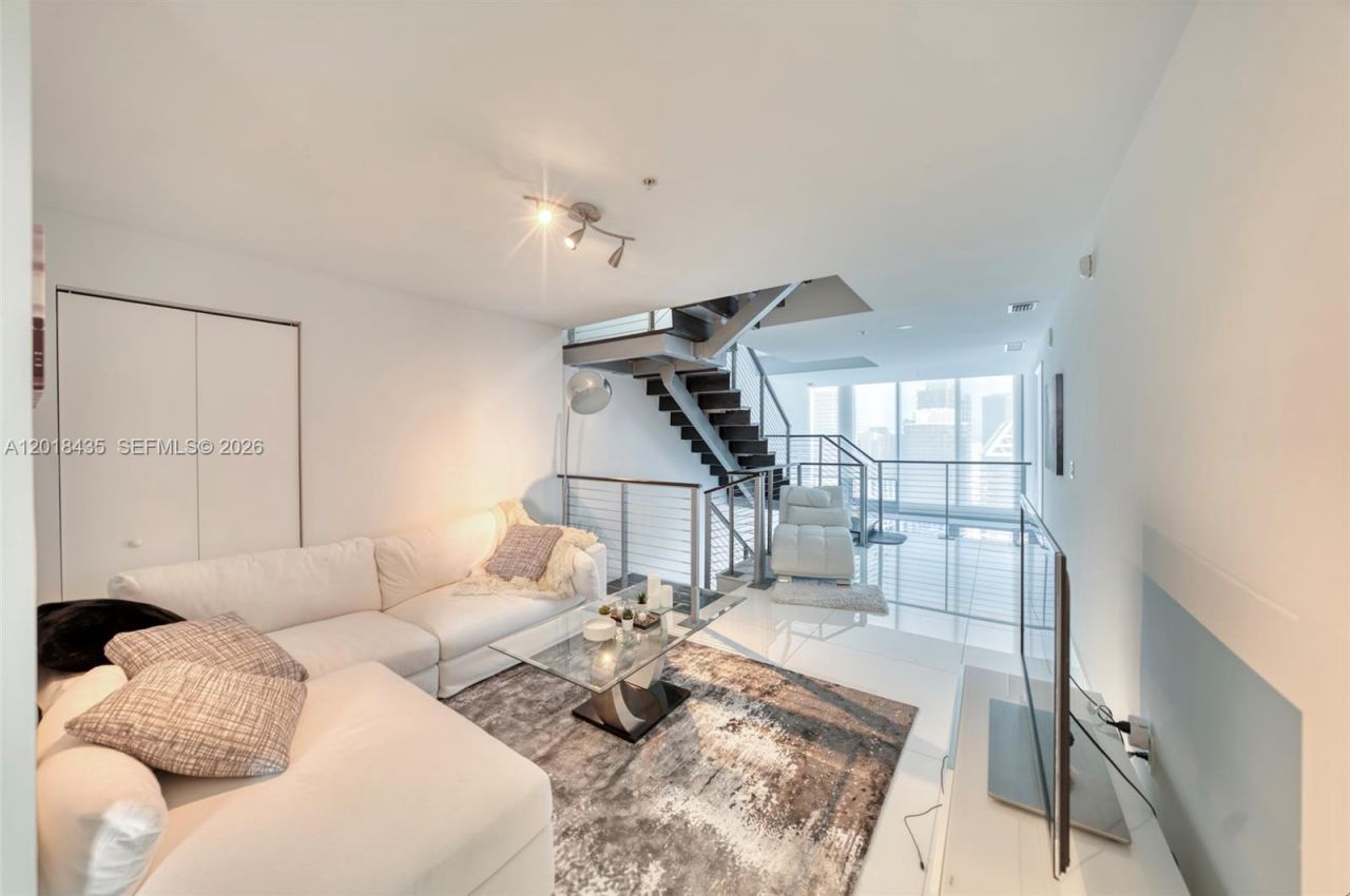 92 SW 3rd St , Unit 5203, Miami, FL 33130 Photo