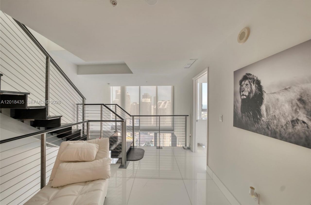 92 SW 3rd St , Unit 5203, Miami, FL 33130 Photo