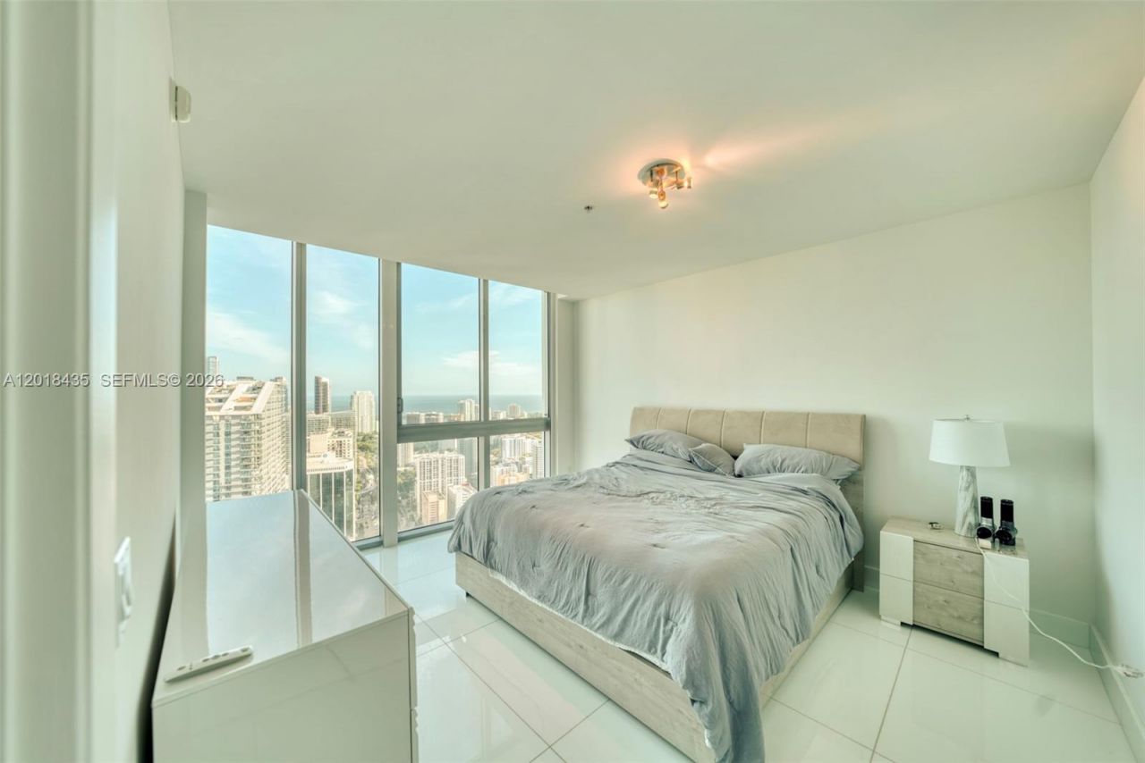 92 SW 3rd St , Unit 5203, Miami, FL 33130 Photo