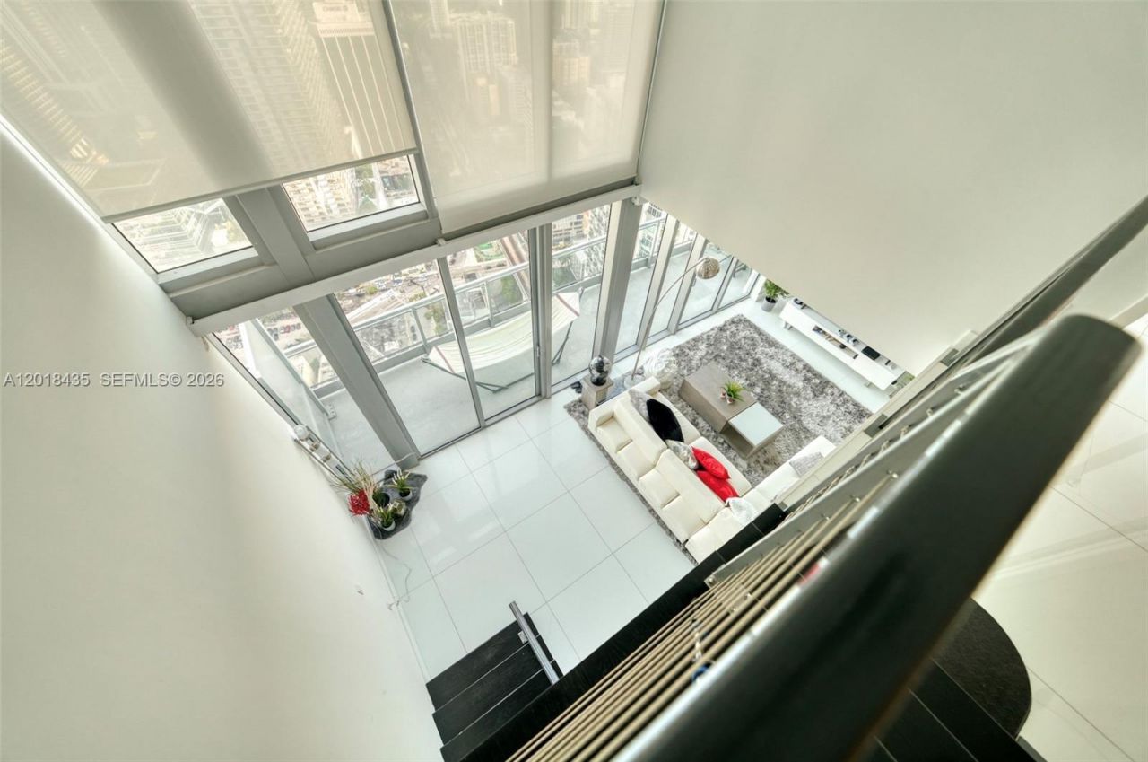 92 SW 3rd St , Unit 5203, Miami, FL 33130 Photo