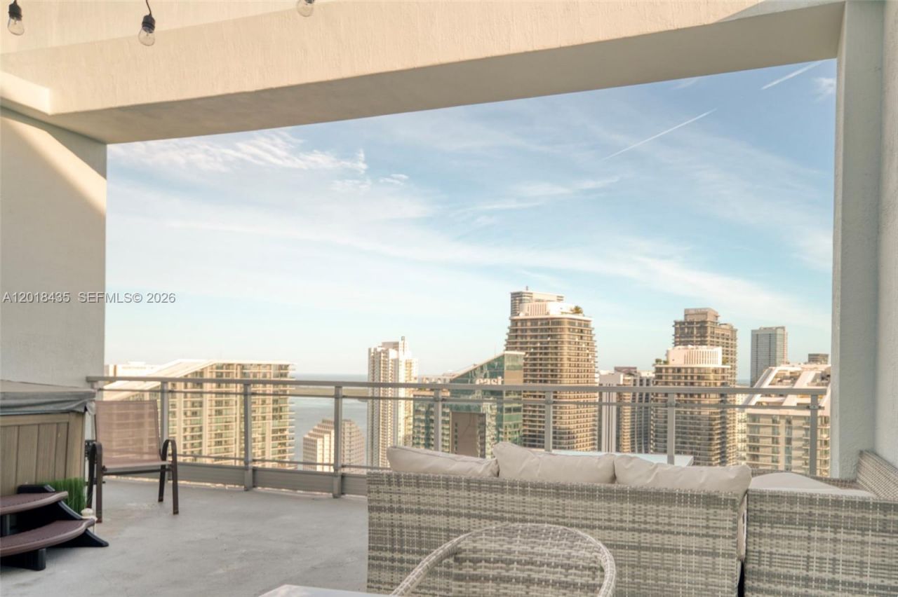 92 SW 3rd St , Unit 5203, Miami, FL 33130 Photo