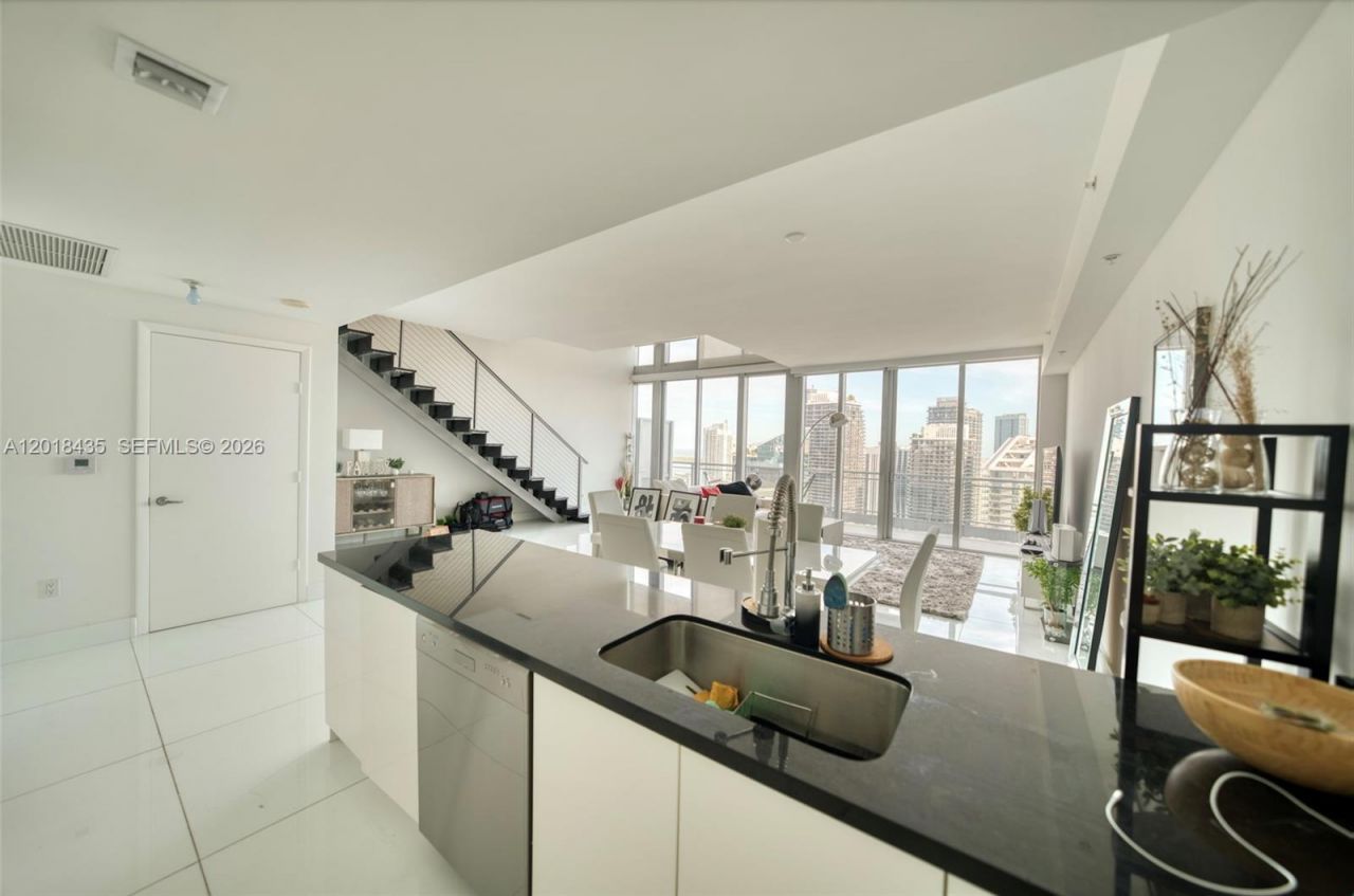 92 SW 3rd St , Unit 5203, Miami, FL 33130 Photo