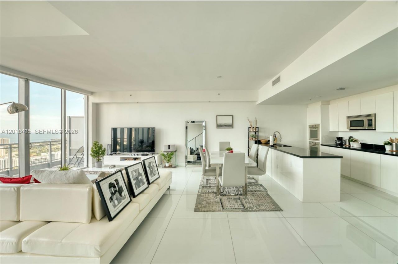 92 SW 3rd St , Unit 5203, Miami, FL 33130 Photo