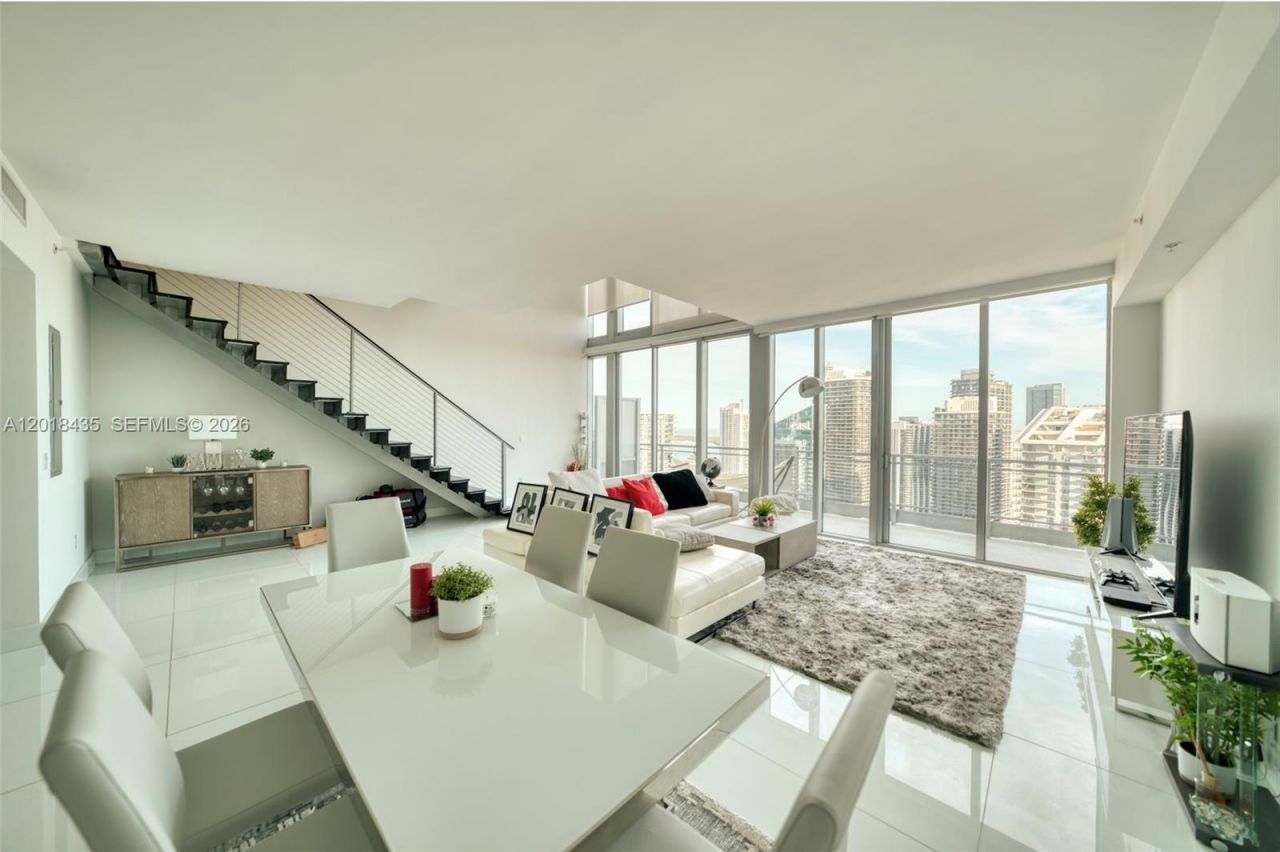 92 SW 3rd St , Unit 5203, Miami, FL 33130 Photo