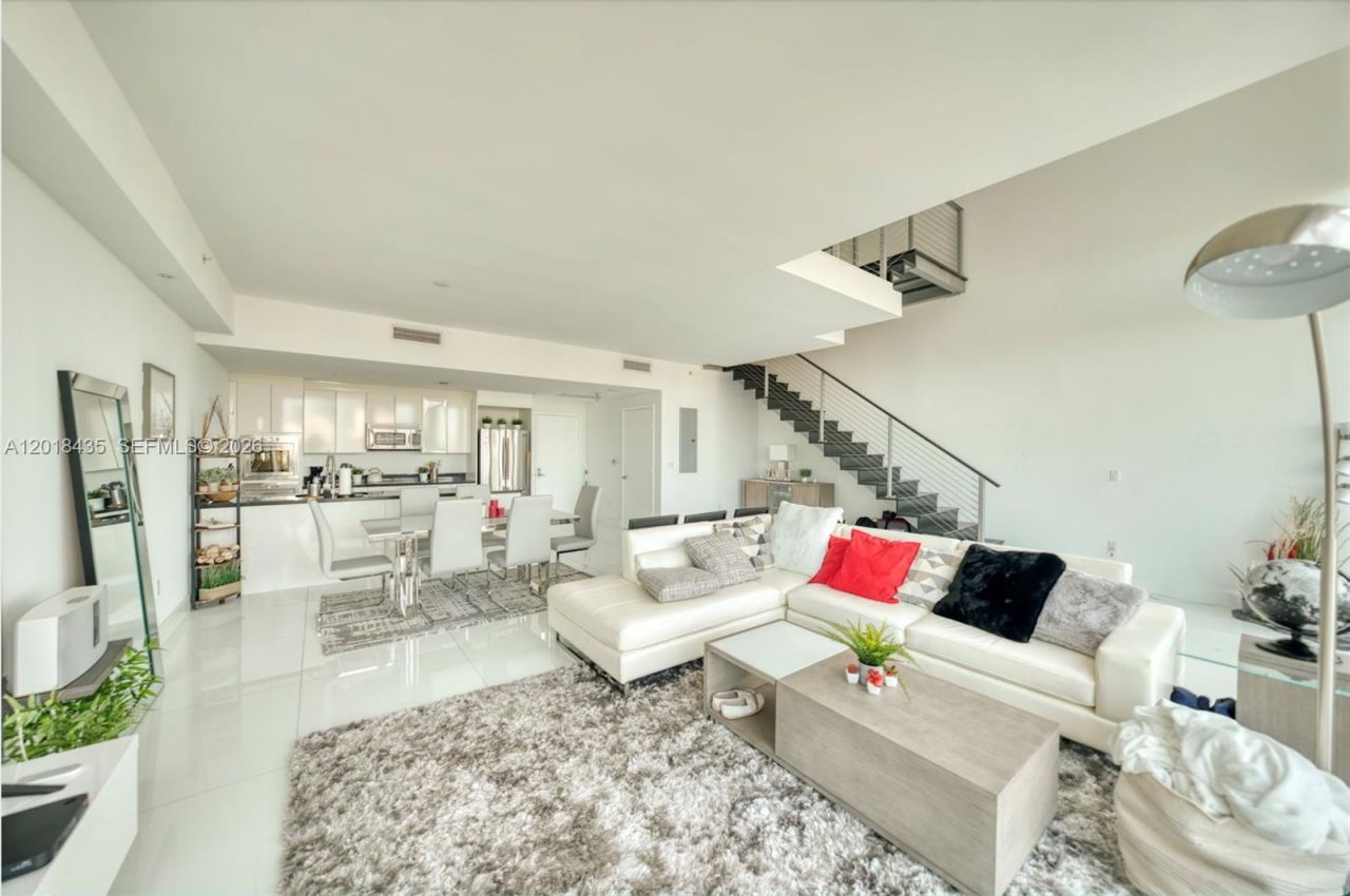 92 SW 3rd St , Unit 5203, Miami, FL 33130 Photo