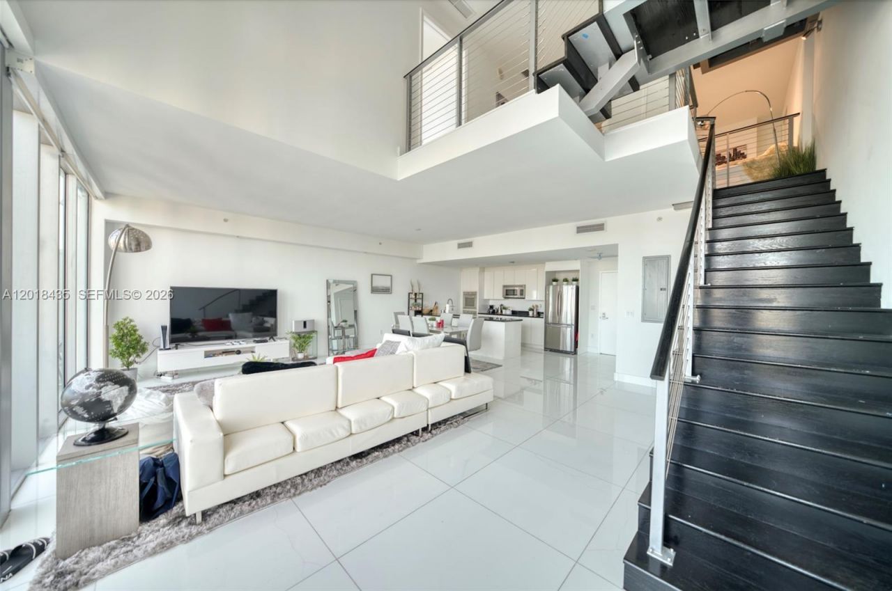 92 SW 3rd St , Unit 5203, Miami, FL 33130 Photo