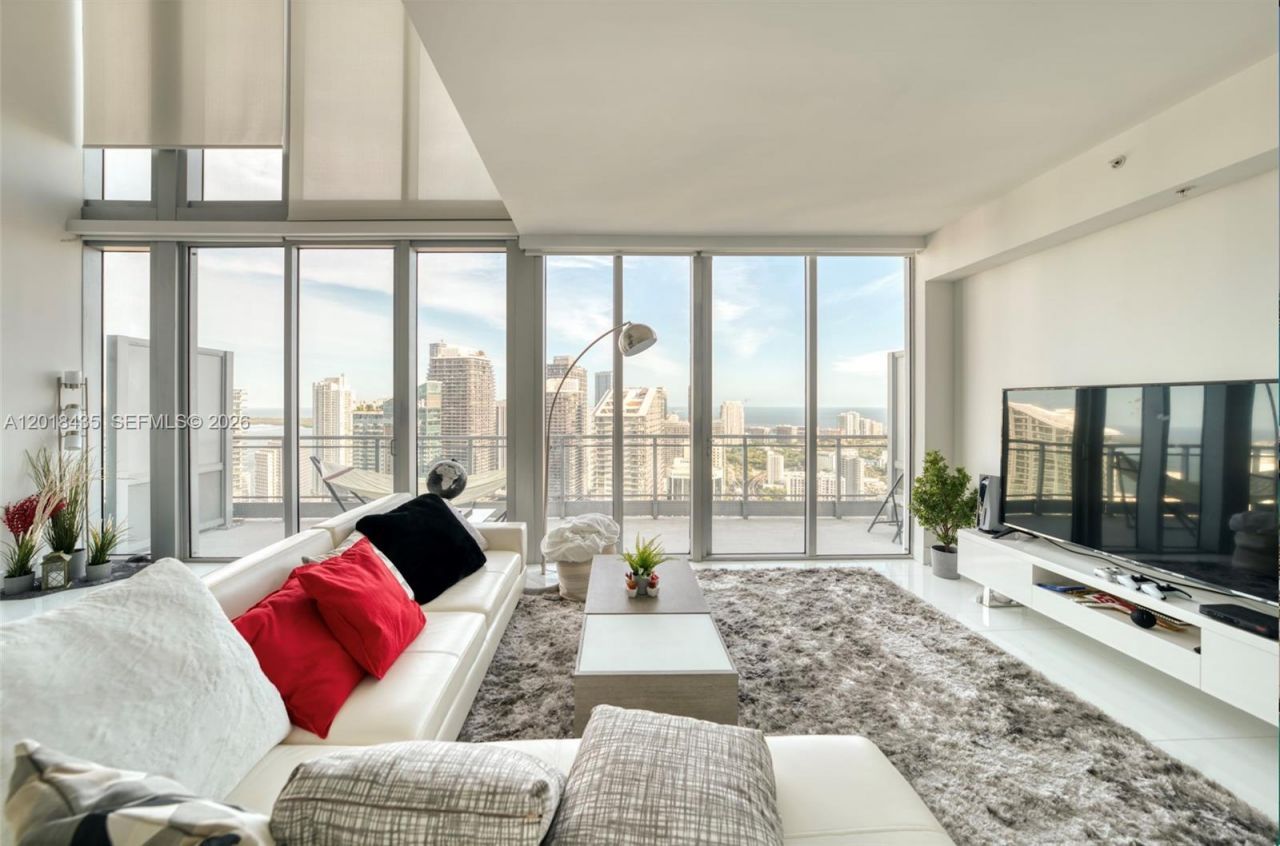 92 SW 3rd St , Unit 5203, Miami, FL 33130 Photo