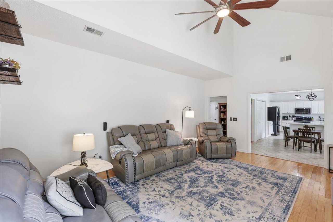 101 Chatfield Circle Photo 11