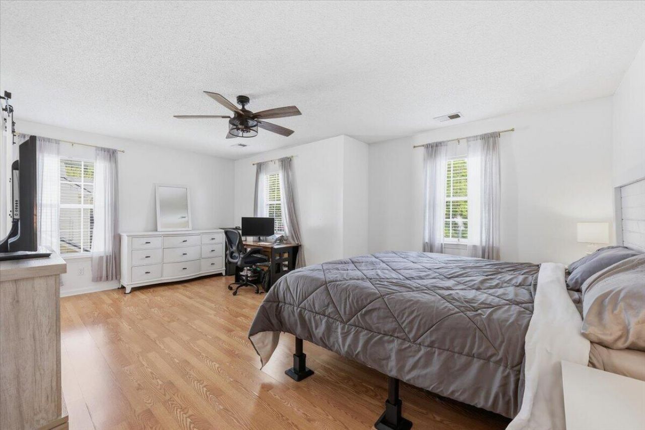 101 Chatfield Circle Photo 23
