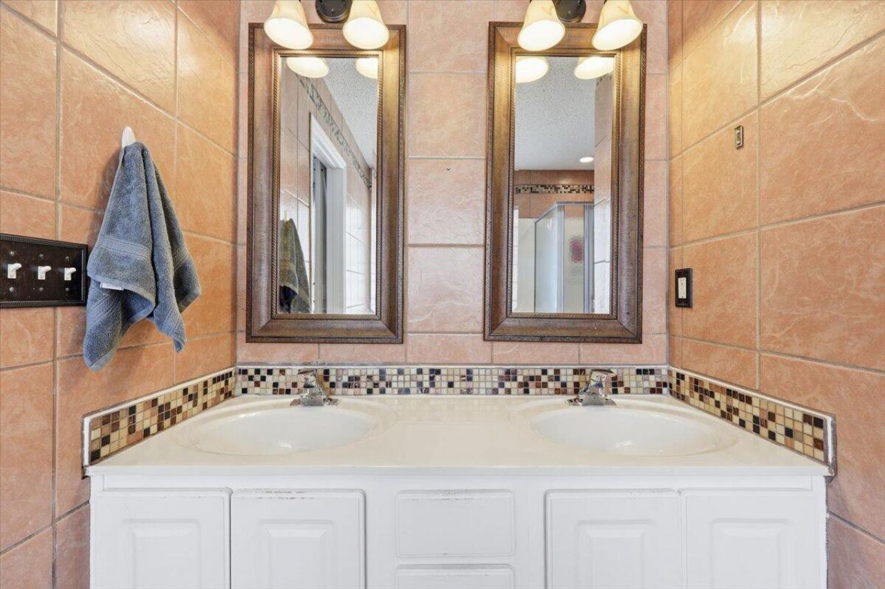 101 Chatfield Circle Photo 31