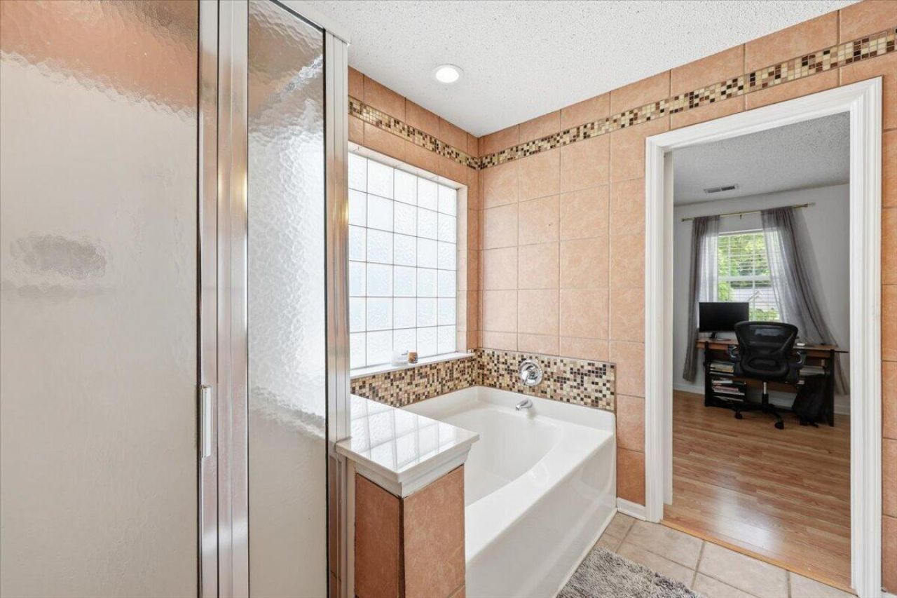 101 Chatfield Circle Photo 32