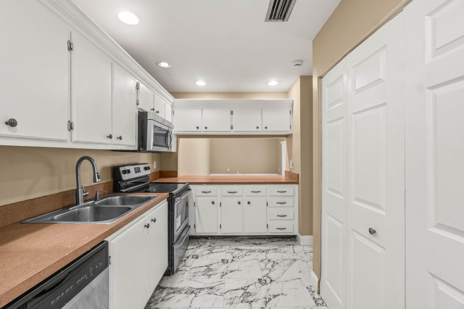 4585 Holly Lake Drive, Lake Worth, FL 33463 Photo