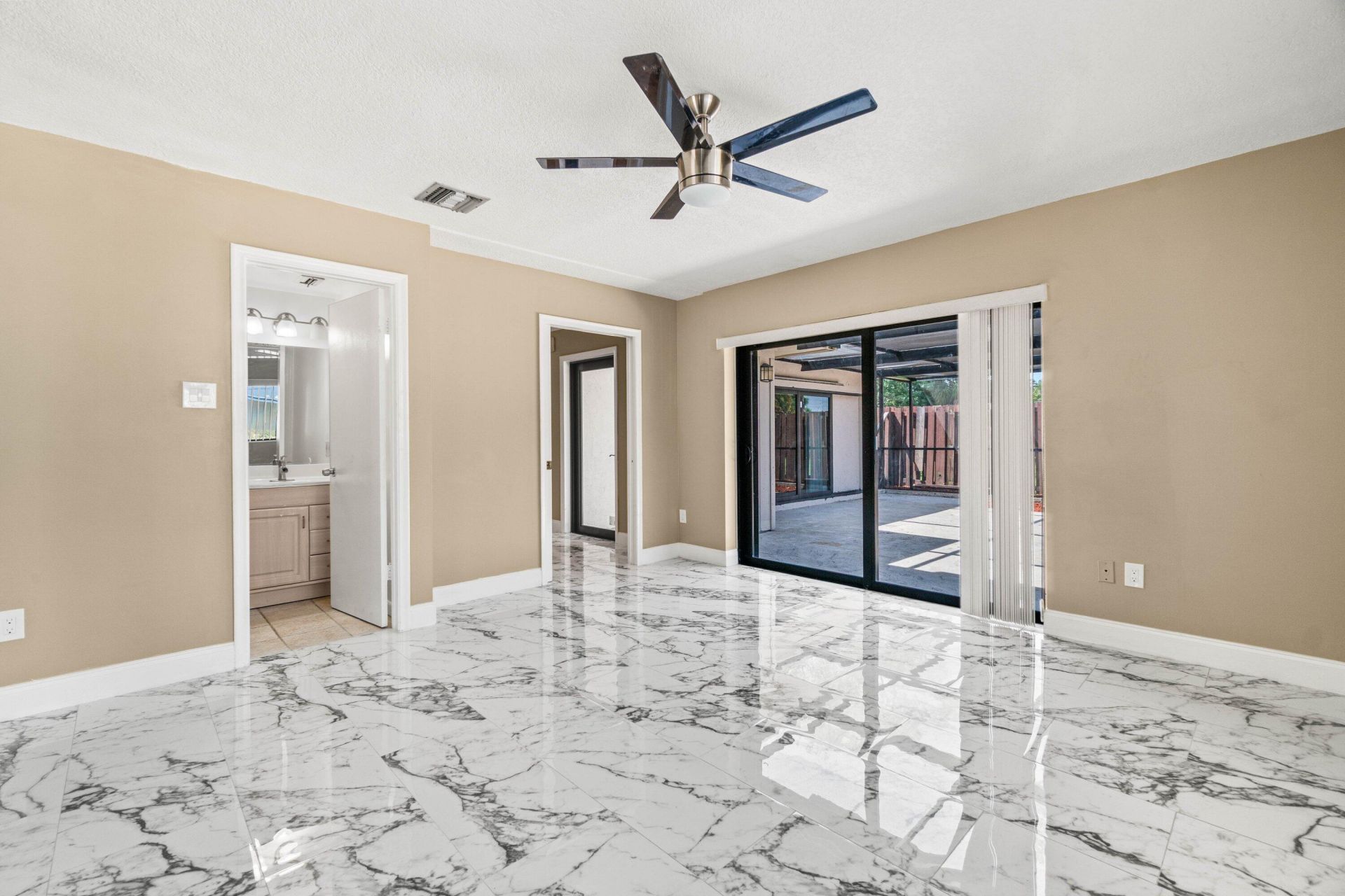 4585 Holly Lake Drive, Lake Worth, FL 33463 Photo