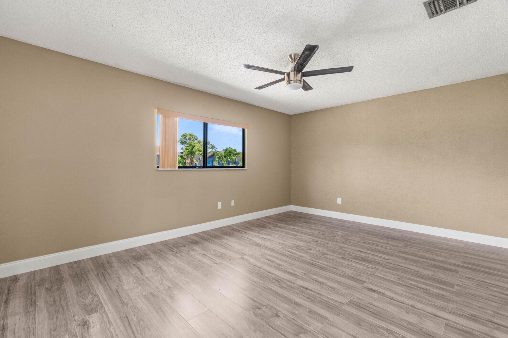 4585 Holly Lake Drive, Lake Worth, FL 33463 Photo