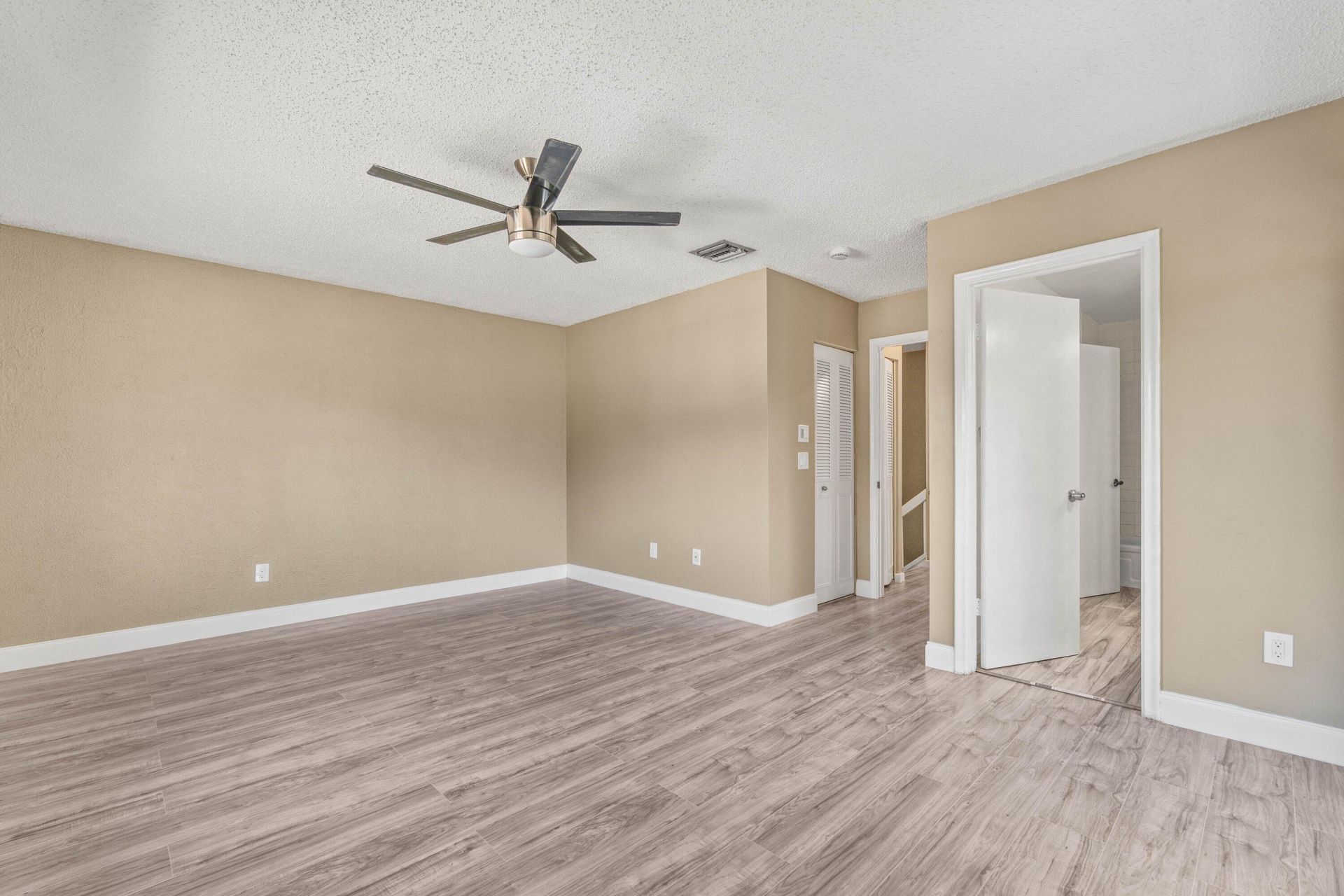 4585 Holly Lake Drive, Lake Worth, FL 33463 Photo